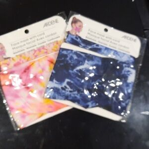 FLU SEASON UPCOMING NWT LOT OF TWO 😷 FACE MASKS 😷 AND 😷 CORDS 2 reusable
